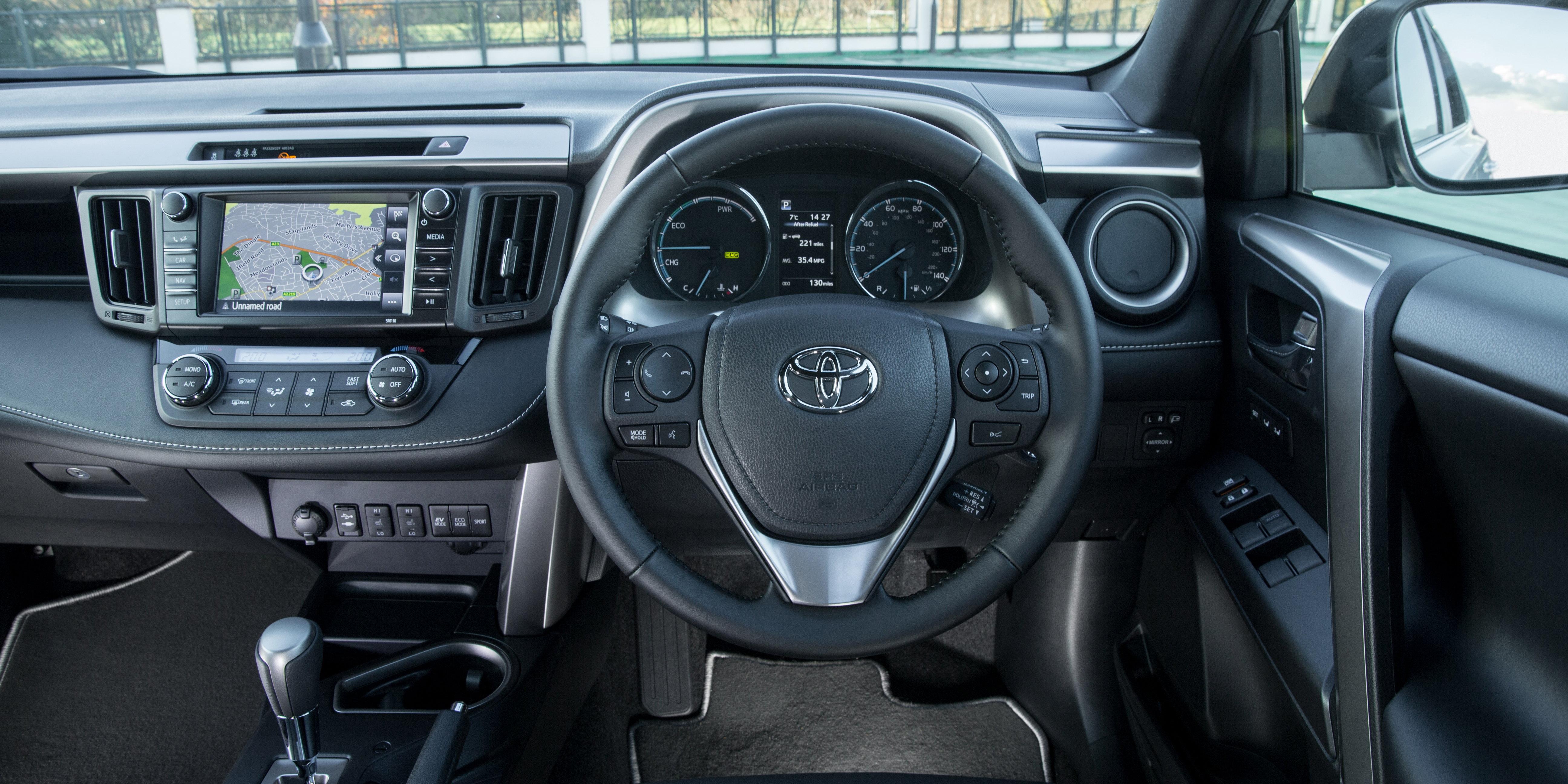 SUV Hire: Handy and Crisp