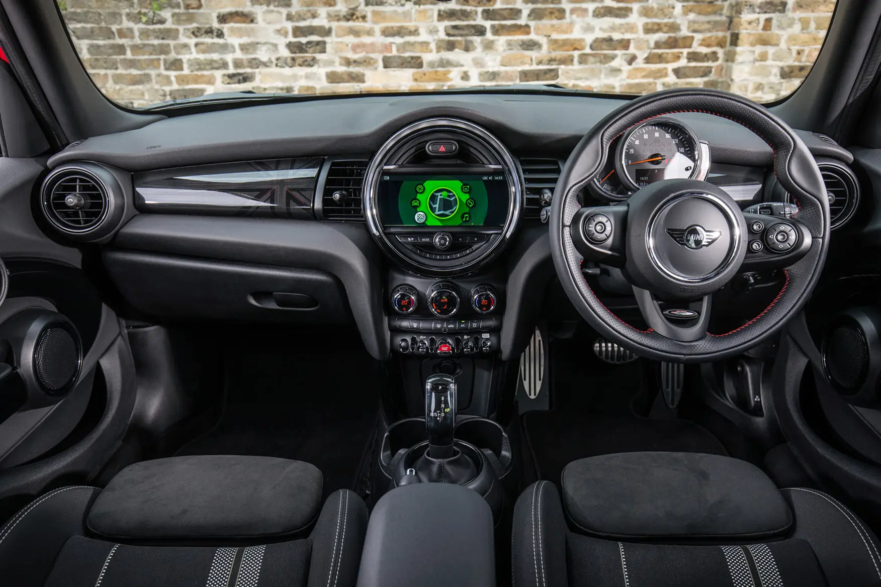 Mini Hatch Hire Made Snappy and Clean