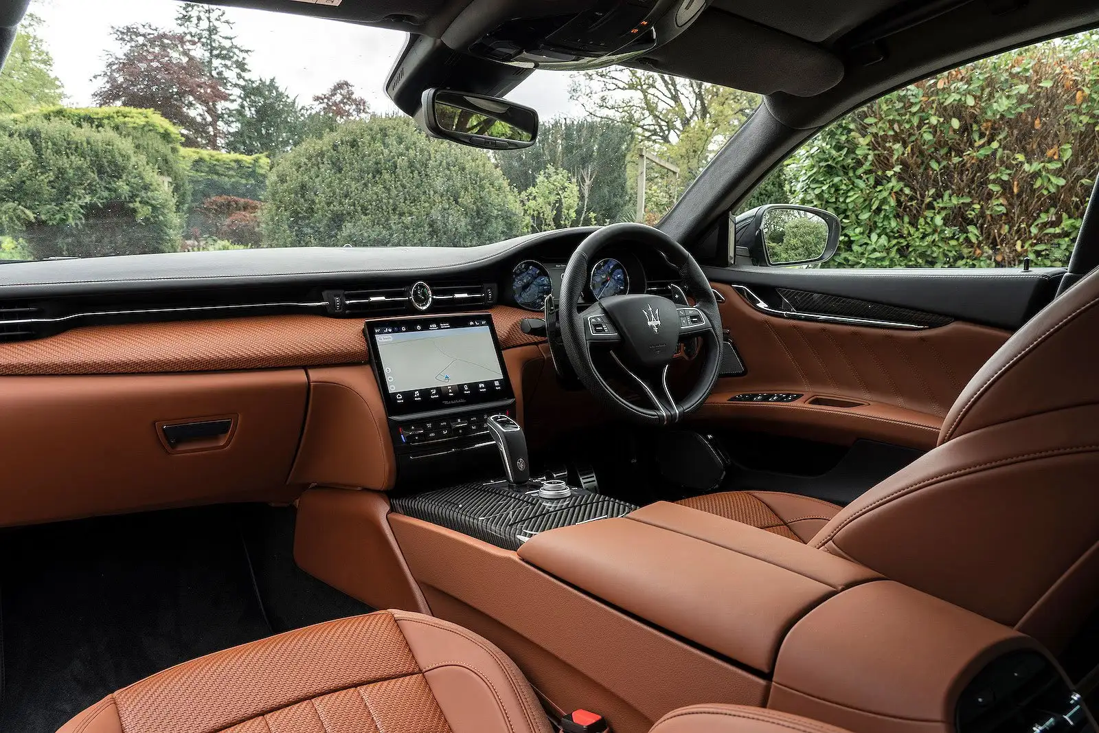 Getting the Maserati Quattroporte, Handy and Clean