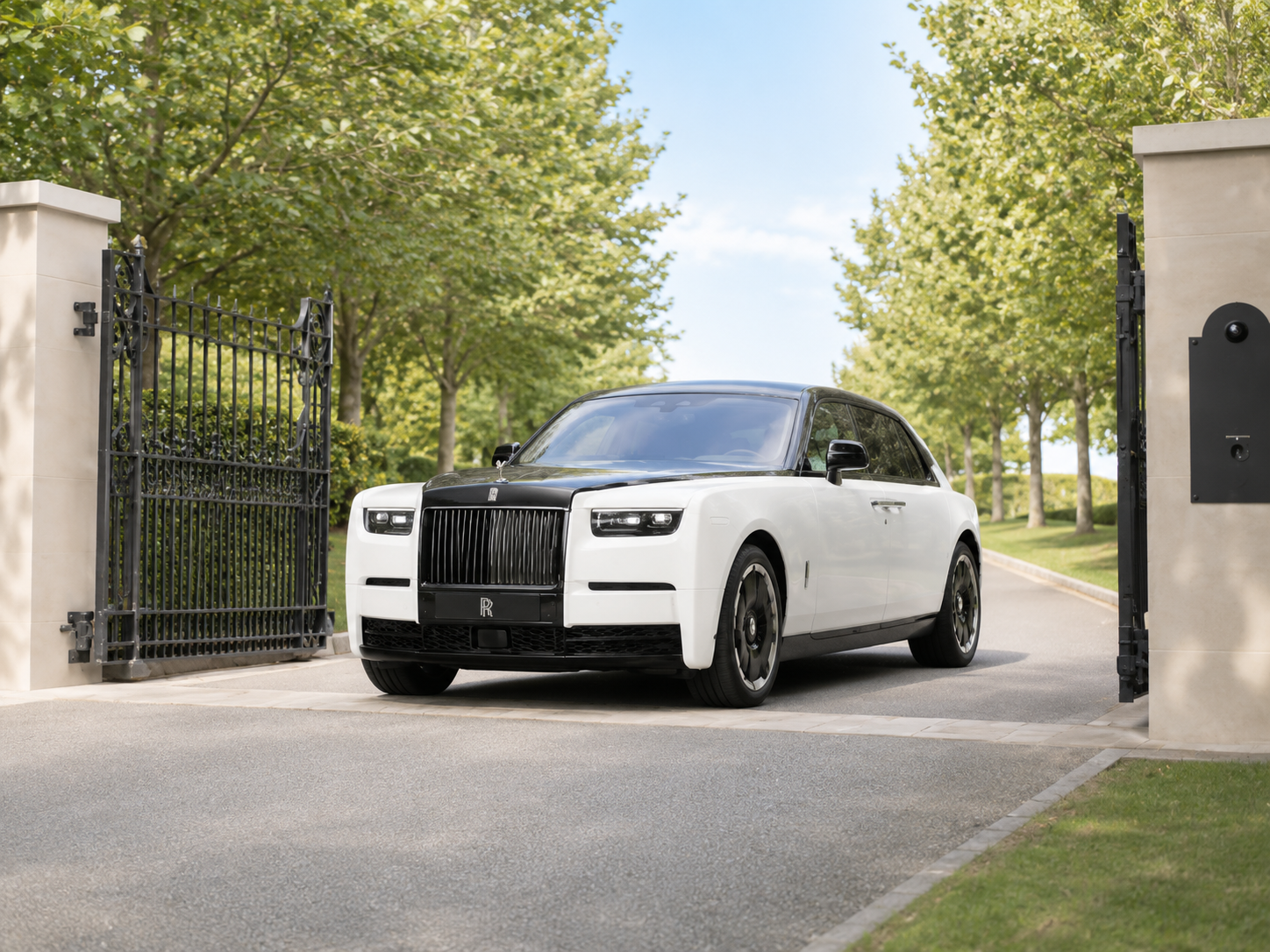 Hire a Genuine Rolls-Royce in the UK