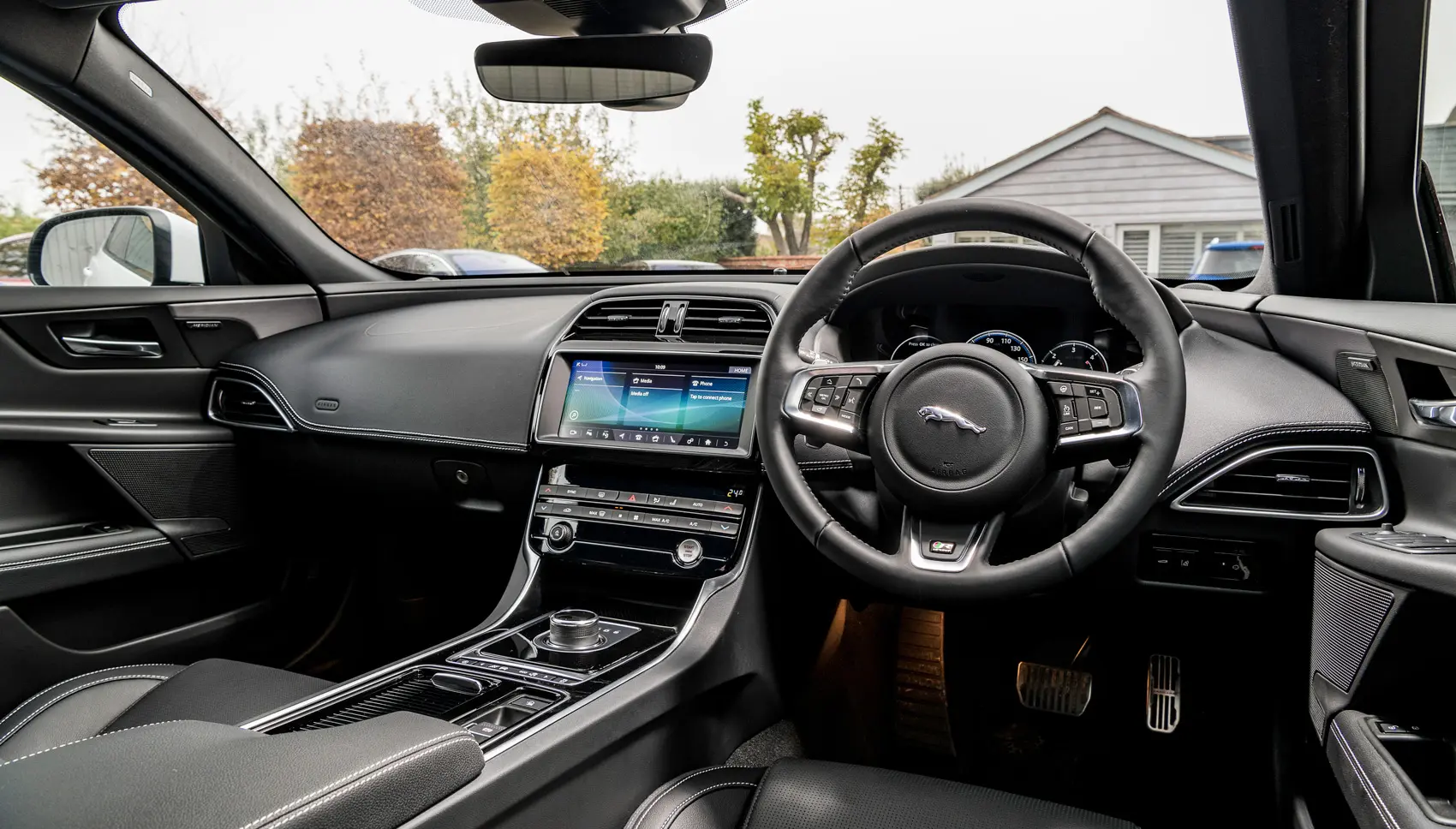 Hire the Jaguar XE: Quick, Clean