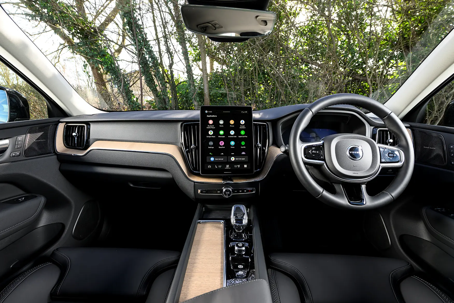 Crisp Booking for a Clear Volvo XC60