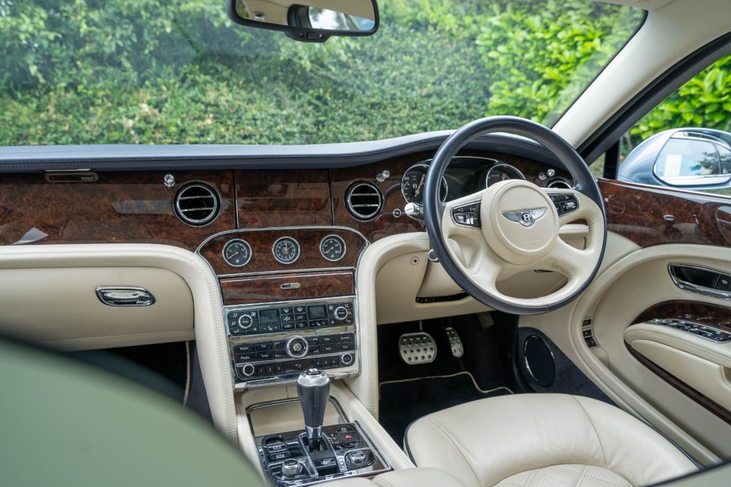 Hire the Bentley Mulsanne: Brisk, Fast