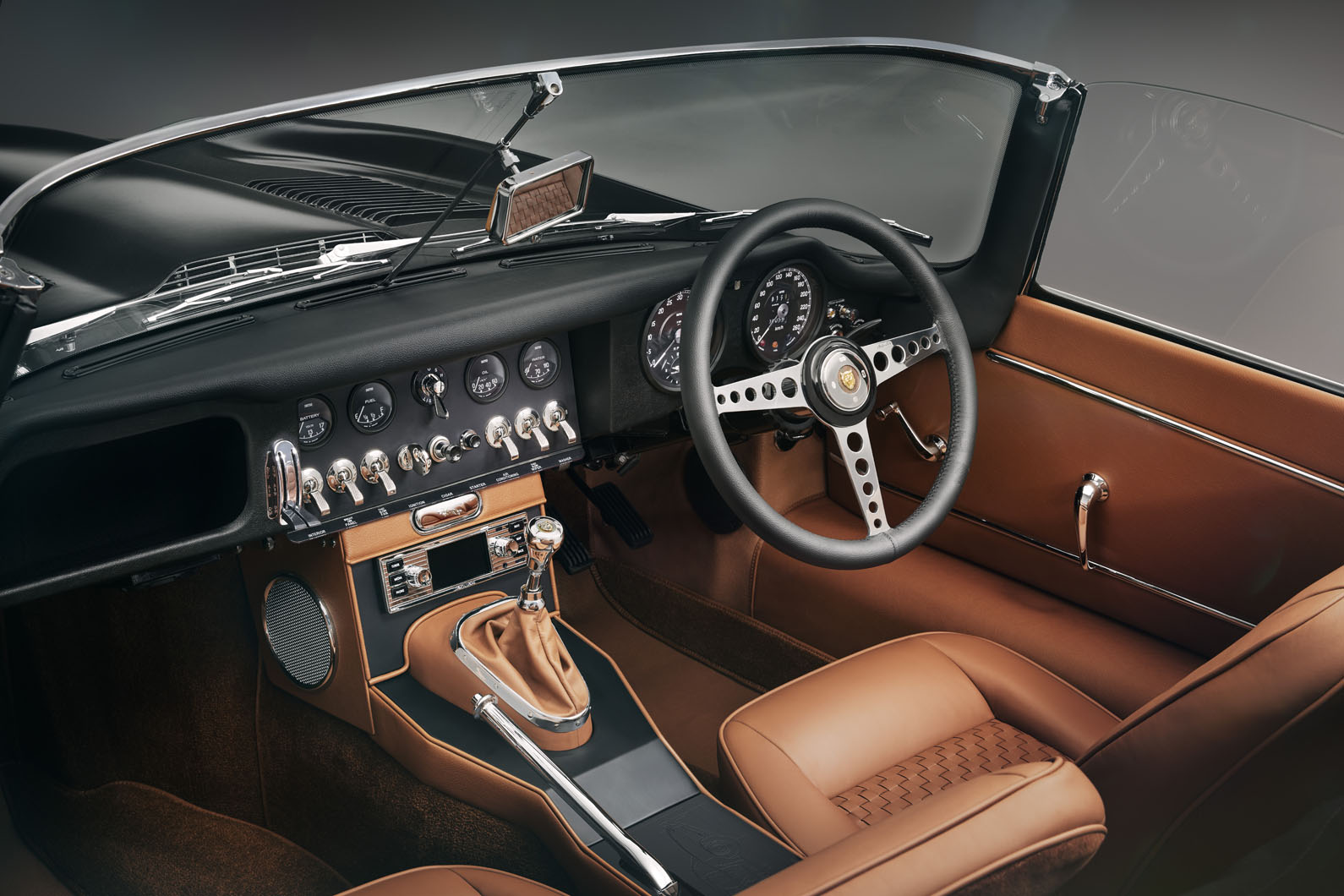Clean Booking for an Easy Jaguar E-Type