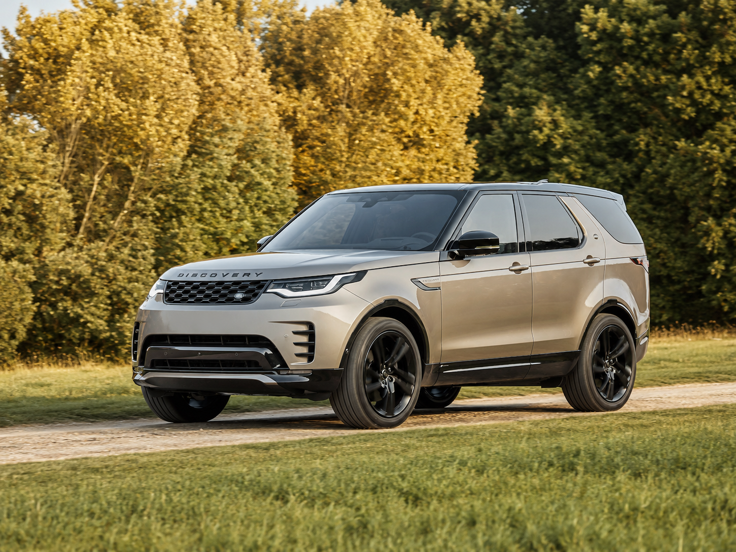 What Makes Land Rover Discovery Hire a Loyal Choice