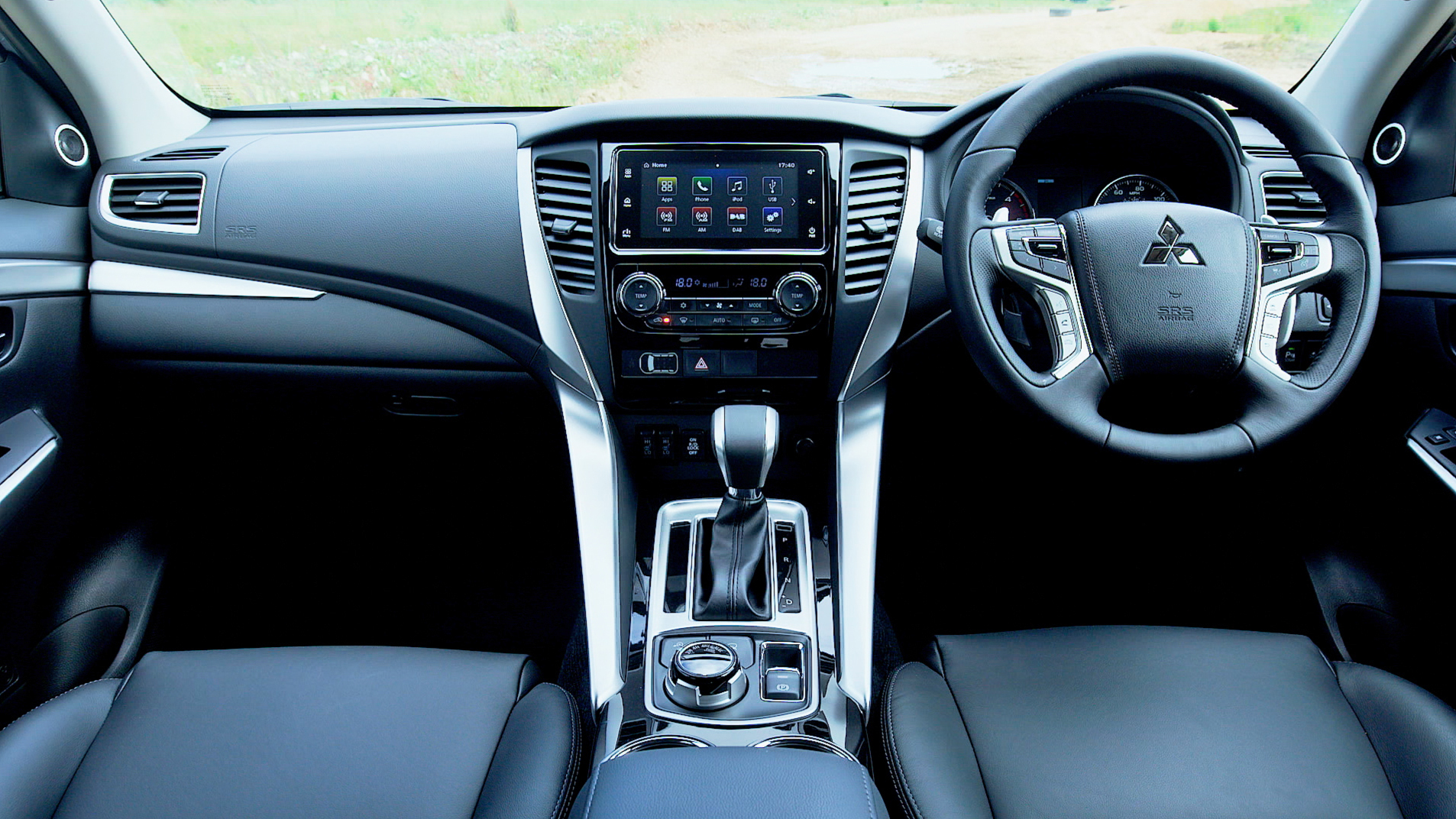 Mitsubishi Shogun: Snappy Hire, Clean Booking