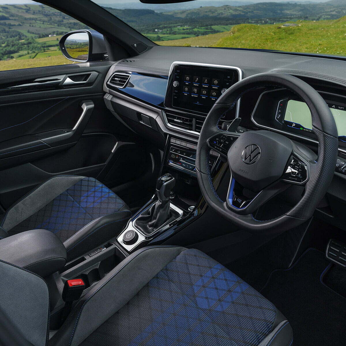 Crisp Booking for a Brisk Volkswagen T-Roc R