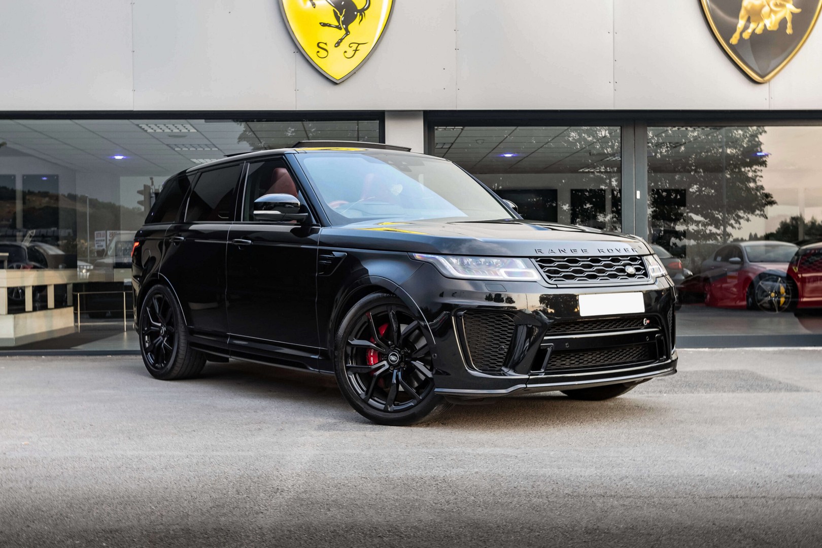 Land Rover Range Rover SVR Carbon Edition